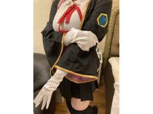 巨乳おっぱいの素人レイヤーさんにサテン手袋で沢山搾り取られちゃう！ [同人AV]